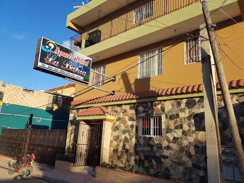 Aparta Hotel La Bahia