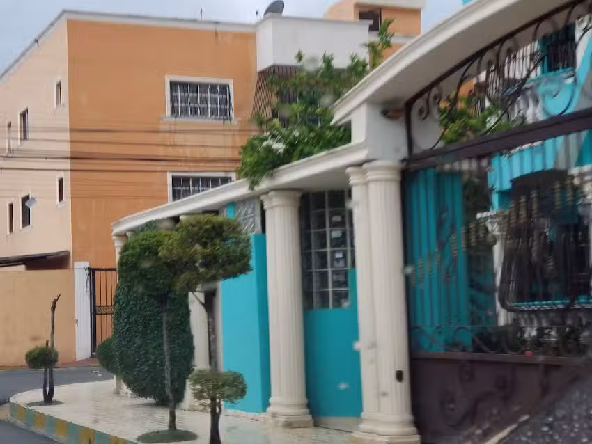 Aparta Hotel Los Corales