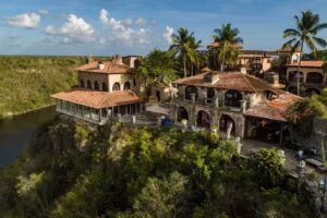 Barranca 21 9 Bedroom Villa