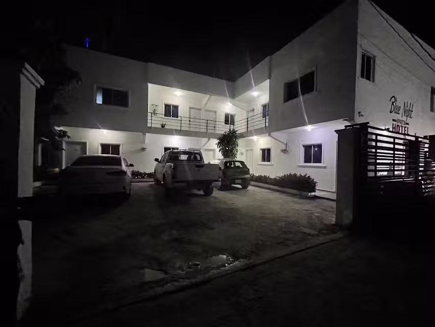 Blue Night Aparta hotel