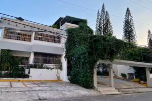 Botanic Garden Hostal