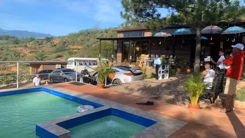 caba&ntilde;a vista verde (jonny y eneida)