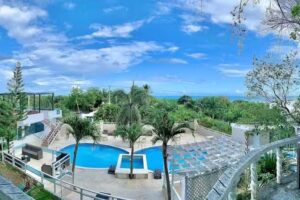 Daymond Blue Tropical Lodge