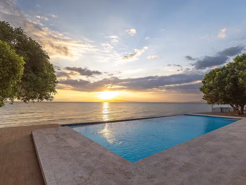 Dolphin Village Ocoa Bay