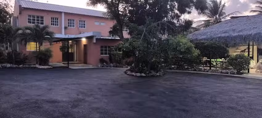 El Hotel Taino Frontera