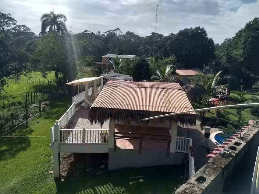 Escape Caba&ntilde;a Aparta Hotel