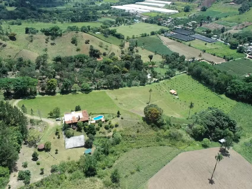 Estancia Para&iacute;so, Hacienda T&iacute;o Carlitos