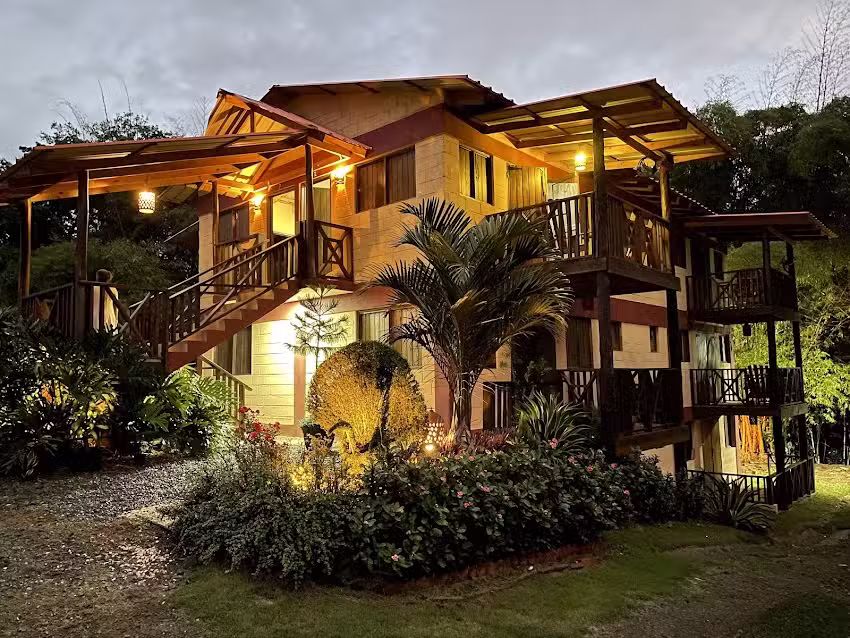 Hostal mi jard&iacute;n