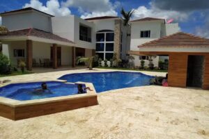 HOTEL los hermanos friuza bavaro 10 minutos de la playa