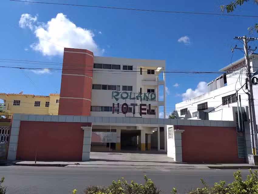 Hotel Roland Avenida Charles De Gaulle