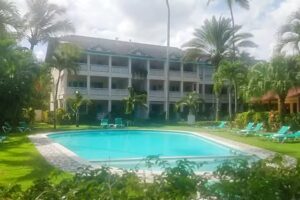 La Dolce Vita 12 Beachfront Hotels