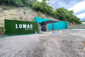 Lomas Hotel