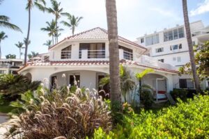 Los Corales Beach Village