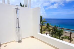 Luxury beachfront penthouse !