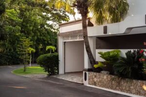 Monte Eros Aparta Hotel