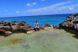 Playa Chiquita, Tiendas, Restorantes, Hoteles Y Manglar