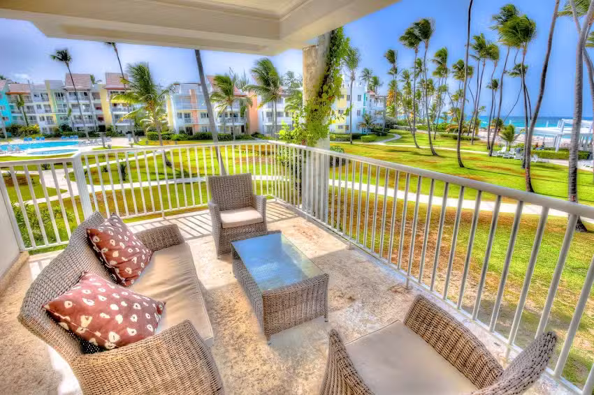 Playa Turquesa by Volalto