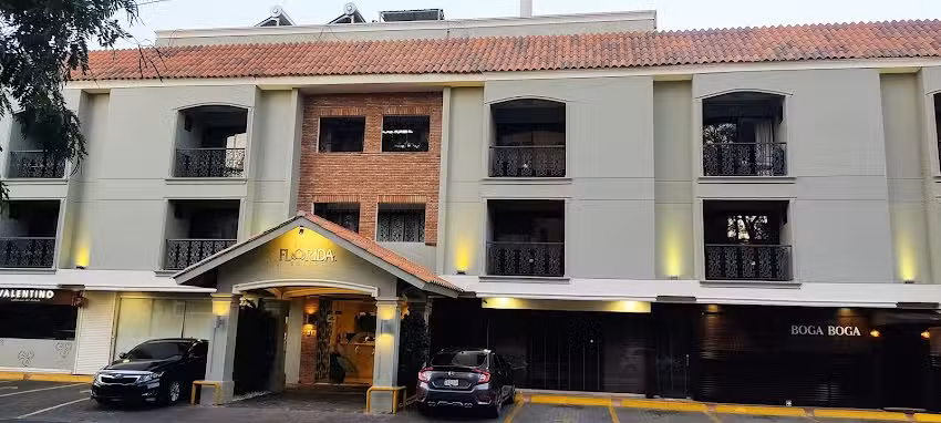 Plaza Florida Suites
