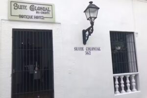 Suite Colonial by Cristi