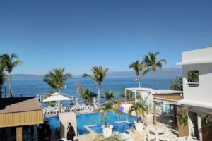 Sun On The Bay Beach Hotel Restaurant