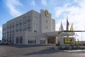 Super 8 By Wyndham Manzanillo