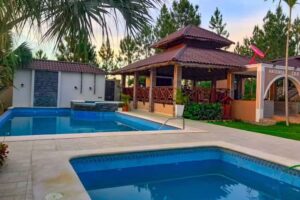 Villa Col&aacute; J&aacute;quez