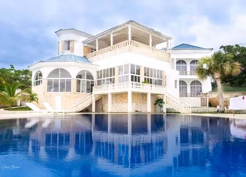 Villa Coralina Group sas