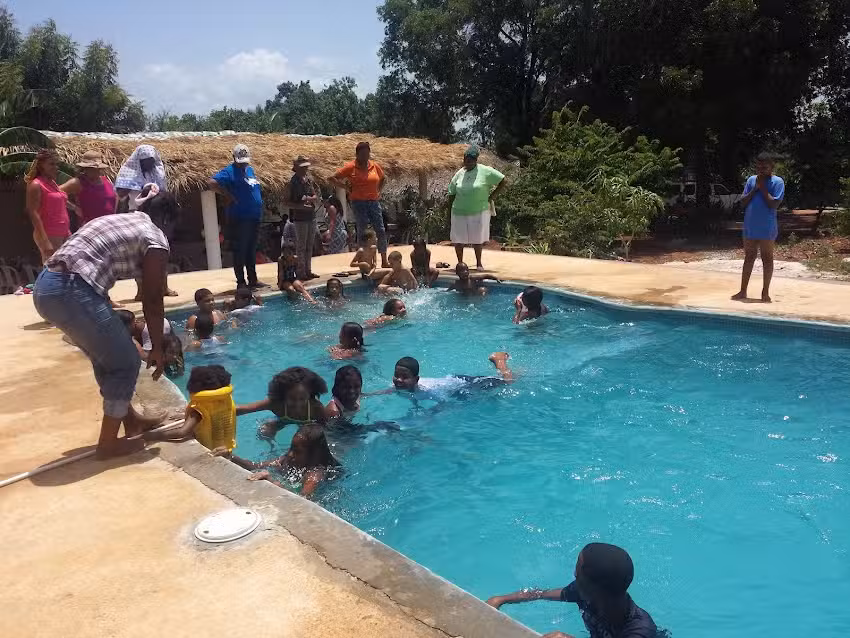 Villa De Oleo, Piscina