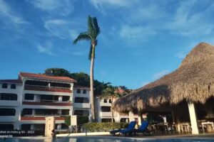 WILLIE’S BAR & GRILLE